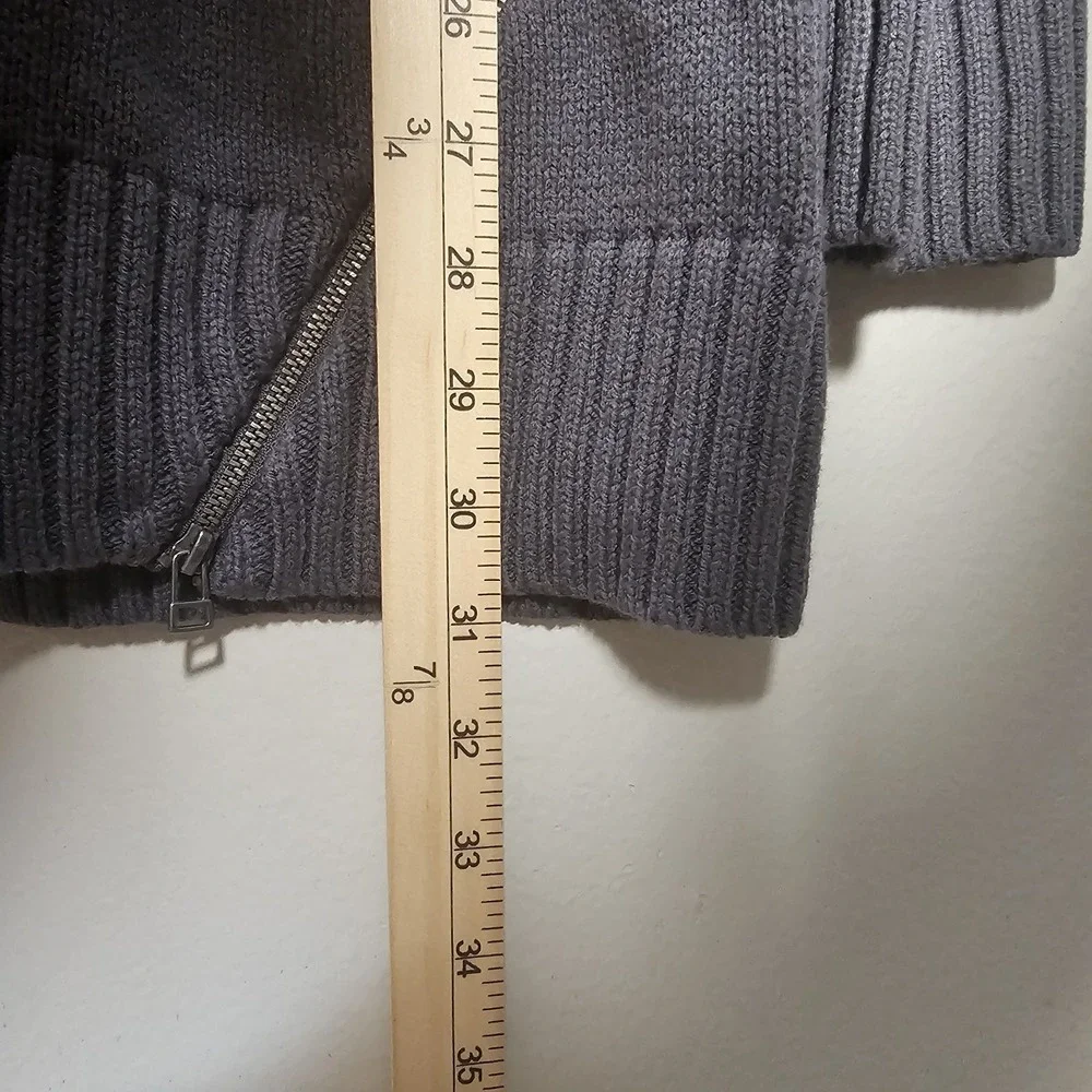 Torrid Women 1X Gray Sweater Zipper Detail Edgy Dark Academia Broken-in Knit Top